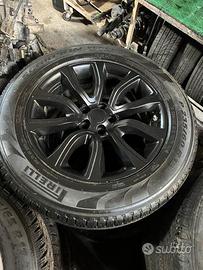 Cerchi in lega e gomme range rover evoque velar