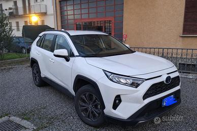 Toyota Rav4 full hybrid SUBENTRO