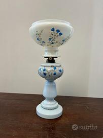 Tris di Lampade a Petrolio Antiche – Vetro Opalino