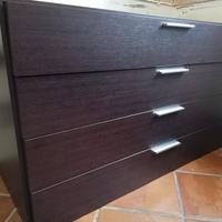 Arredamento camera - cassettiera e comodini