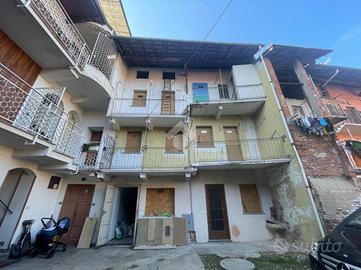 CASA SEMINDIPENDENTE A GHEMME