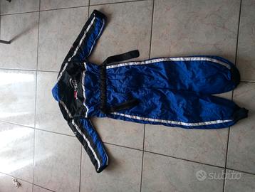 tuta da pilota con casco guanti e scarpe numero 32