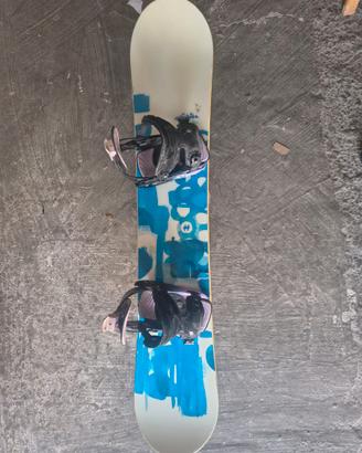 Burton Feather 144 Snowboard + Attacchi Flow M-L