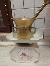 mortaio in ottone con pestello 