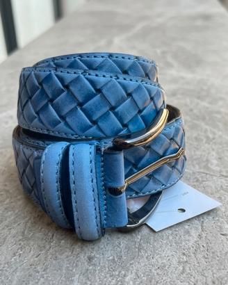 Cintura in vera pelle intrecciata azzurra