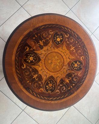 Tavolino rotondo intarsiato in legno