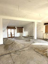 Appartamento di 180 m² con più di 5 locali a Tusca