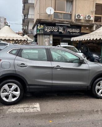 Nissan Qashqai Aut. Finanziabile Garanzia Acc.Perm
