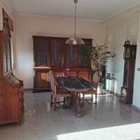 Arredo di Pregio in Legno e Marmo Tavolo Credenze