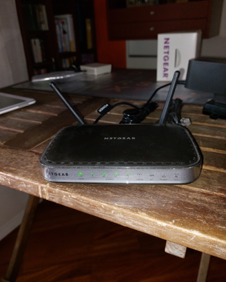 Netgear dgn 2000 modem Router wifi N