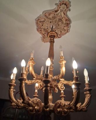 Lampadario in legno in stile barocco a due anelli