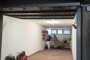 Garage con acqua e luce
