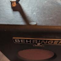 amplificatore per basso elettrico behringer