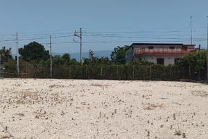 Piazzale 500 mq Ingr.-Usc. SS268 Ottaviano centro