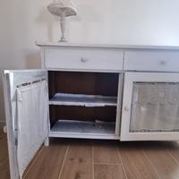 Mobile credenza