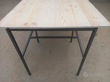 tavolo in legno struttura in ferro 