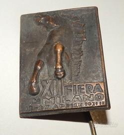 Distintivo XII Fiera di Milano 12-27 Aprile 1931