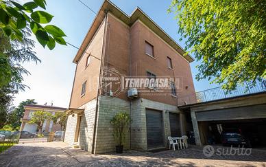 APPARTAMENTO IN BIFAMIGLIARE DI AMPIE METRATURE