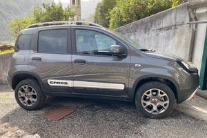 Fiat Panda Cross 4x4, del 10/23 con soli 2.200 km!