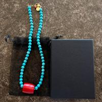 Collana con perle lisce in pasta di turchese
