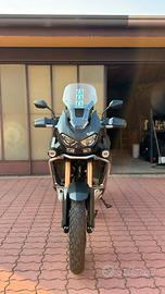 HONDA AFRICA TWIN FULL OPTIONAL!!!!