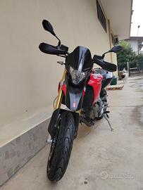 Aprilia dorsoduro 750cc 2010