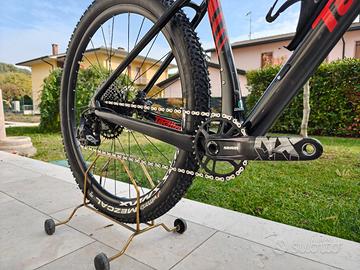 MTB hardtail 29 in fibra di carbonio 