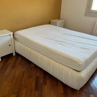 Letto Queen Size e set comodini