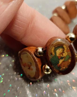 Braccialetto in legno con simboli cristiani