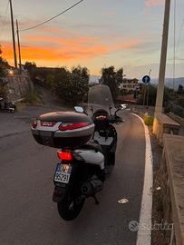 SYM HD2 200i anno 2011 (900€ trattabili)