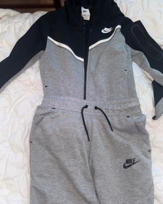 Tuta Nike Tech