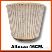 Vaso rotondo in cemento per esterno