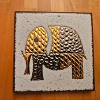 piastrella con elefante