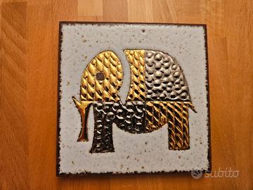 piastrella con elefante