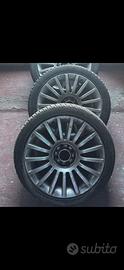 due cerchi con due gomme per fiat 500 16