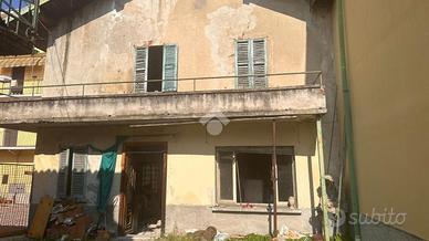 CASA DI CORTE A ROVELLASCA