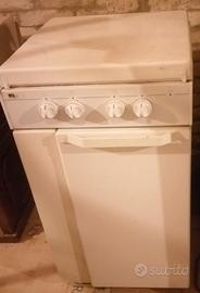 Cucina a gas 4 fuochi bianca con vano bombola