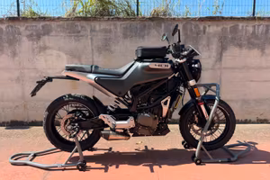 Husqvarna Svartpilen 401