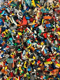LEGO mattoncini vari Temi Kg. 25,7