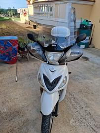 Scooter Suzuki Sixteen 150