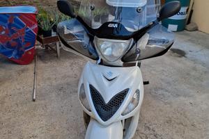 Scooter Suzuki Sixteen 150