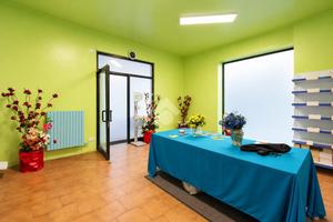 NEGOZIO A CAPRIATE SAN GERVASIO