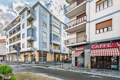 3 LOCALI A VENARIA REALE