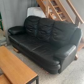2 divani i vera pelle nera perfetti