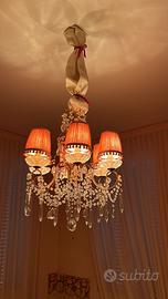 Lampadario con paralumi artigianali