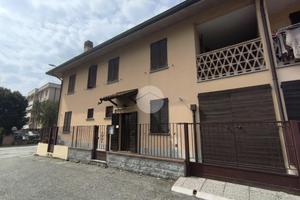 VILLA A SCHIERA A SANT'ANGELO LODIGIANO
