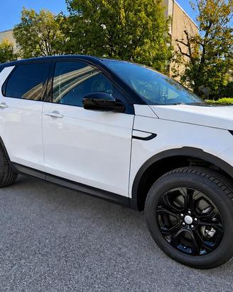 Land Rover Discovery Sport 2.0 D 200 CV AWD 7 post
