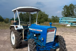 Trattore agricolo