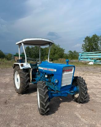 Trattore agricolo
