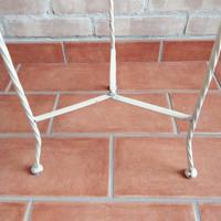 Tavolino base di complemento. 